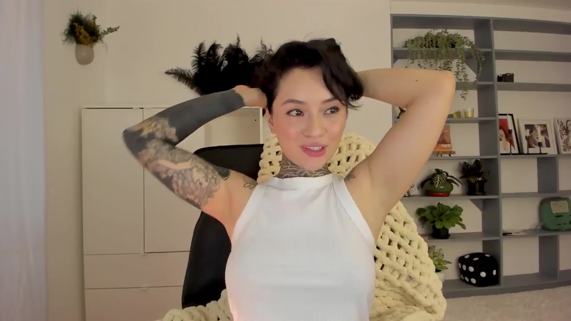 Gallery image thumbnail from Ysabeau's myfreecams stream on, 02/19/2025, 23:12 image 20 of 20