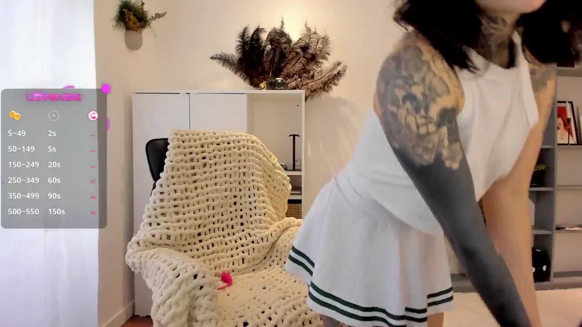 Gallery image thumbnail from Ysabeau's myfreecams stream on, 02/19/2025, 23:12 image 4 of 20