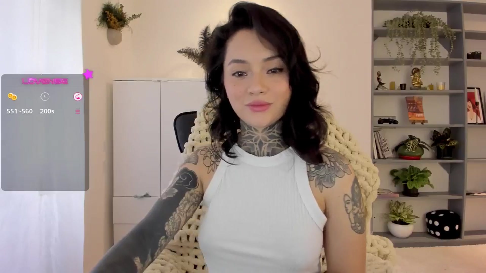 Gallery image thumbnail from Ysabeau's myfreecams stream on, 02/19/2025, 23:12 image 2 of 20