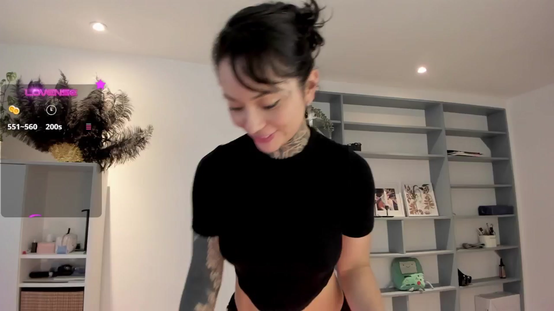 Gallery image thumbnail from Ysabeau's myfreecams stream on, 02/26/2025, 23:00 image 7 of 20