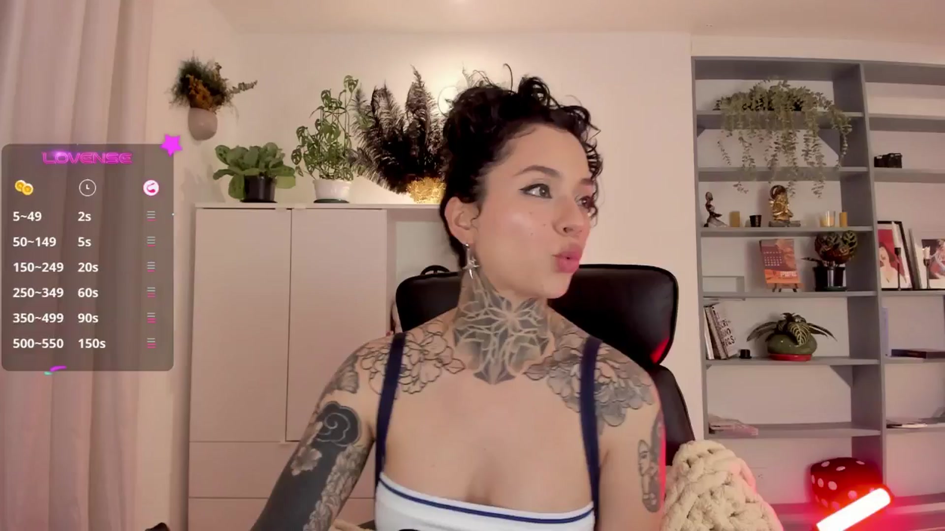 Gallery image thumbnail from Ysabeau's myfreecams stream on, 03/01/2025, 24:22 image 8 of 20