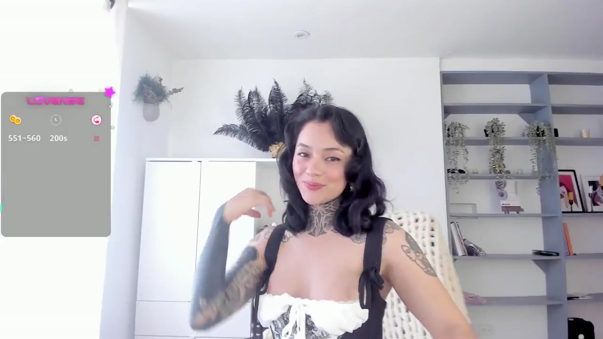 Gallery image thumbnail from Ysabeau's myfreecams stream on, 03/08/2025, 15:21 image 7 of 20