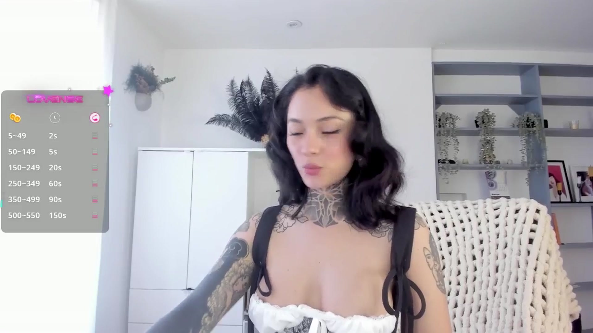 Gallery image thumbnail from Ysabeau's myfreecams stream on, 03/08/2025, 15:21 image 3 of 20