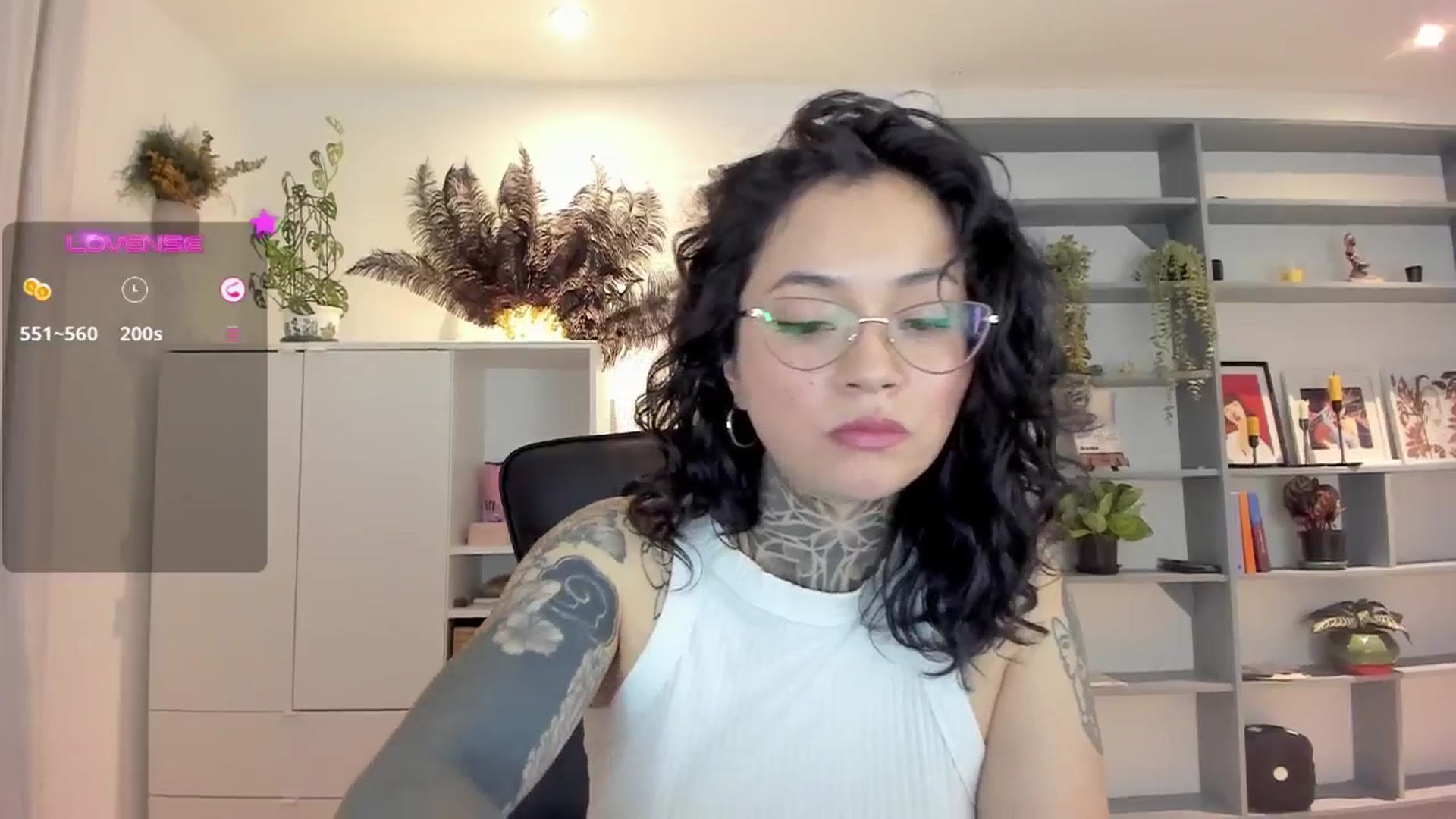 Gallery image thumbnail from Ysabeau's myfreecams stream on, 03/21/2025, 02:24 image 18 of 20