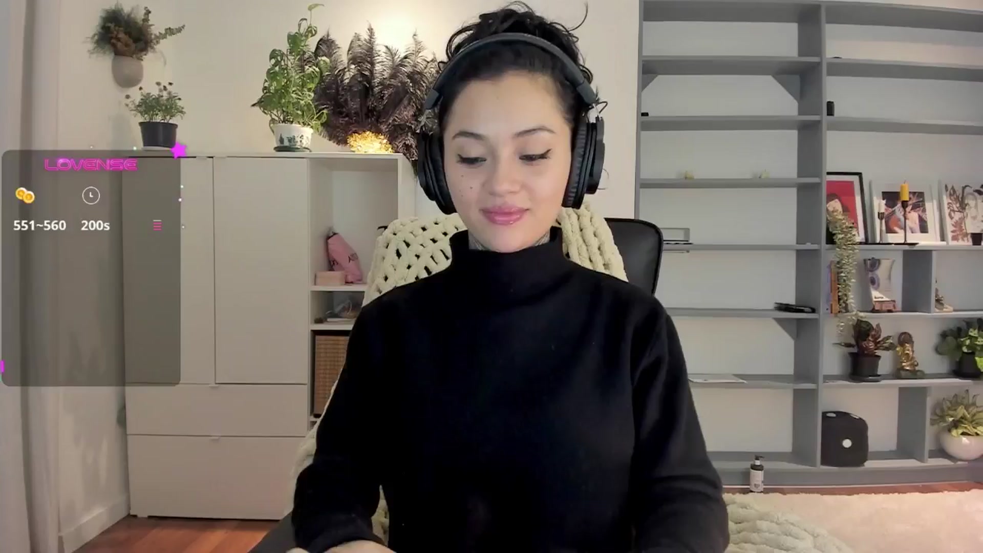 Gallery image thumbnail from Ysabeau's myfreecams stream on, 03/26/2025, 01:29 image 1 of 20