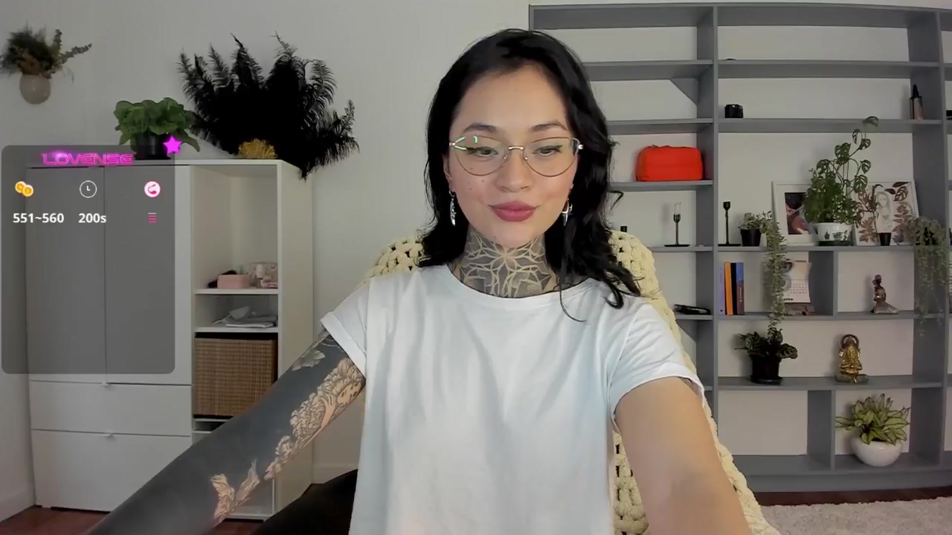 Gallery image thumbnail from Ysabeau's myfreecams stream on, 03/31/2025, 22:38 image 4 of 20