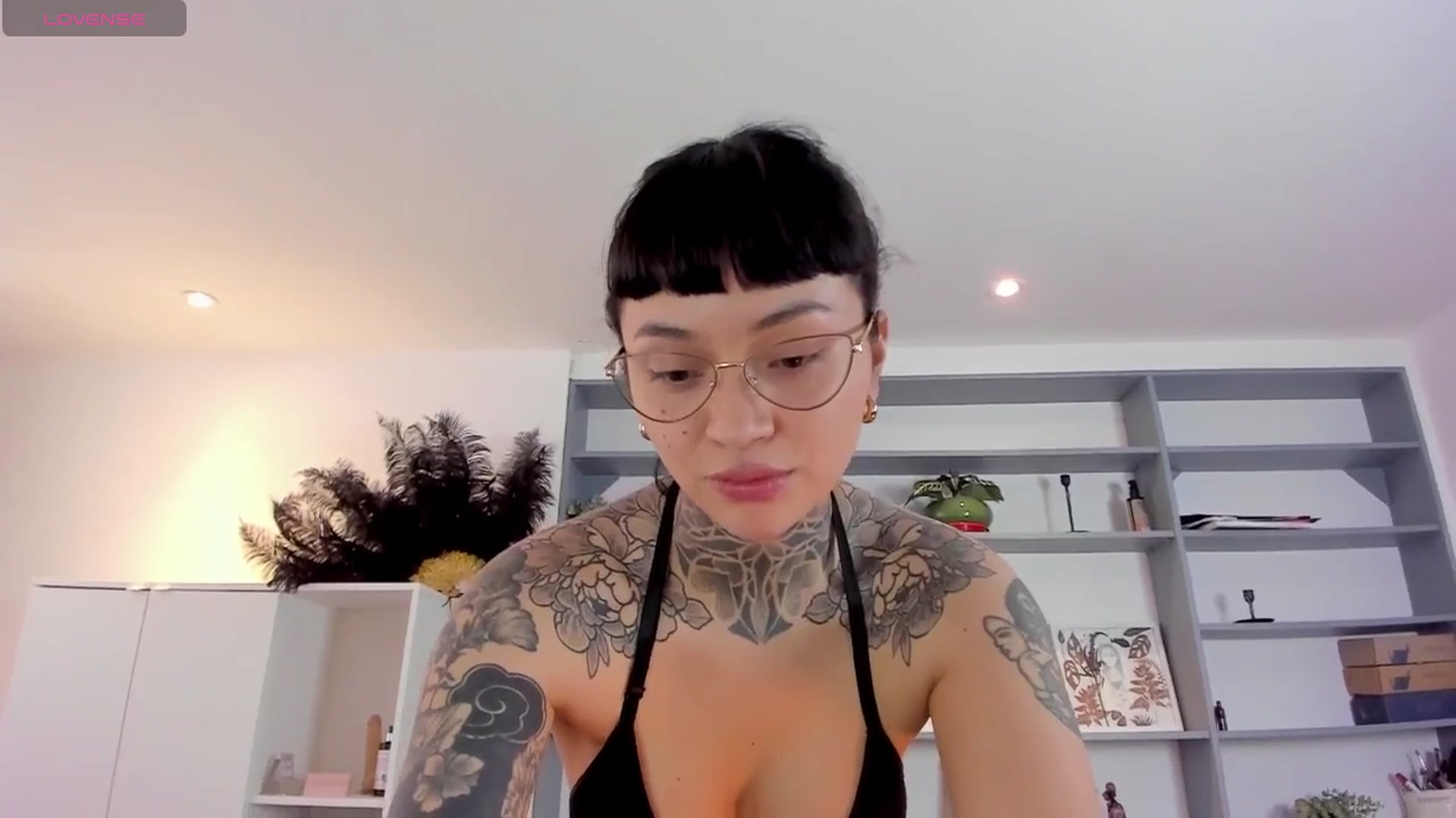 Gallery image thumbnail from Ysabeau's myfreecams stream on, 04/13/2025, 15:45 image 8 of 20
