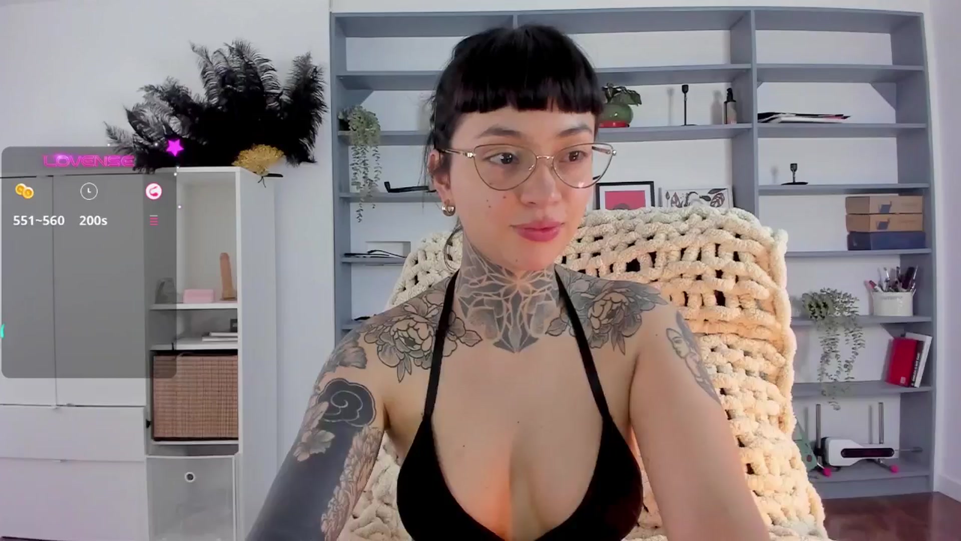 Gallery image thumbnail from Ysabeau's myfreecams stream on, 04/13/2025, 16:41 image 17 of 20