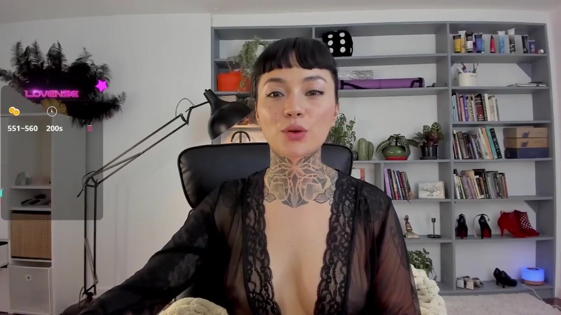 Gallery image thumbnail from Ysabeau's myfreecams stream on, 04/17/2025, 23:27 image 15 of 20
