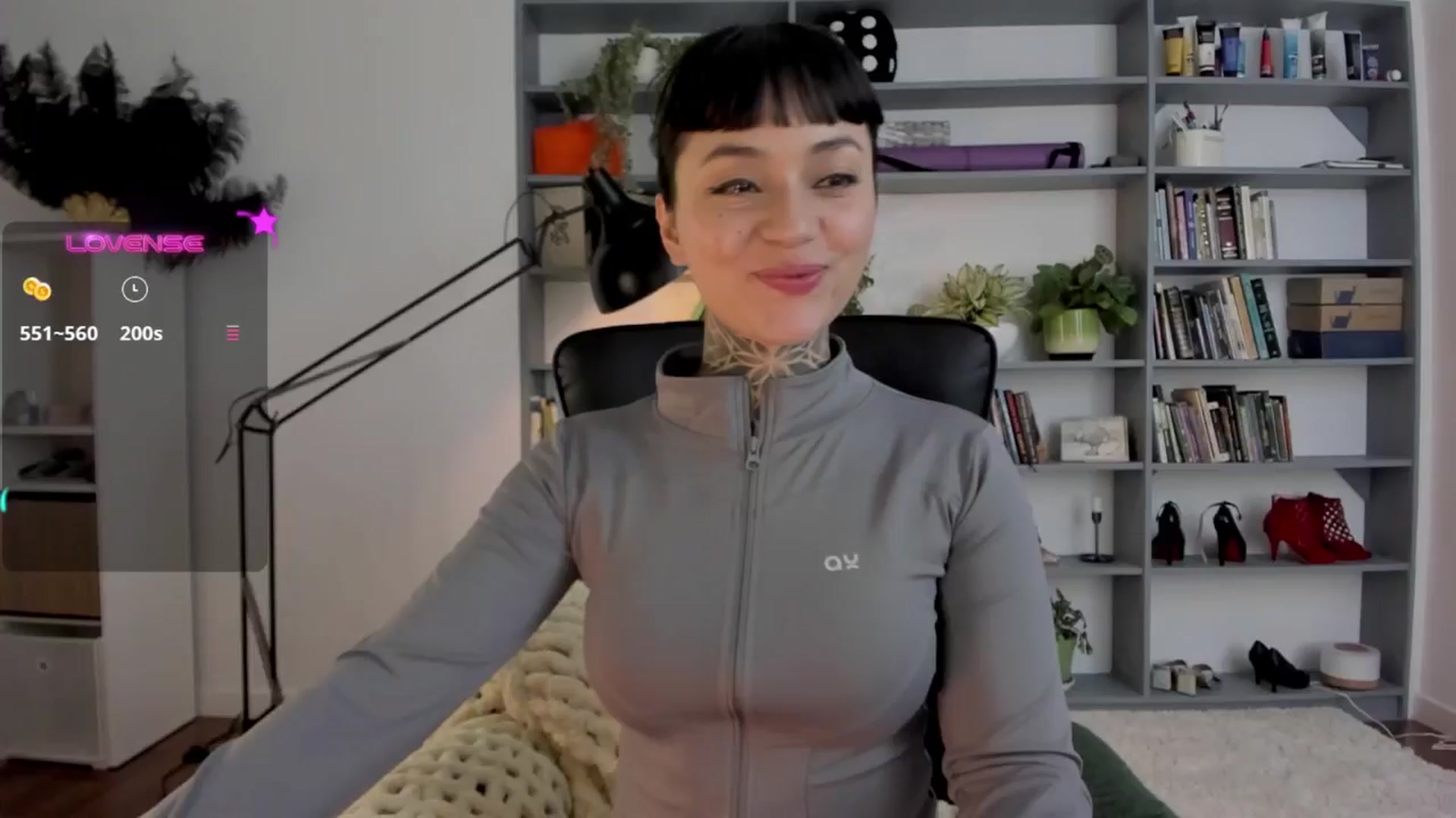 Gallery image thumbnail from Ysabeau's myfreecams stream on, 04/19/2025, 24:01 image 6 of 20