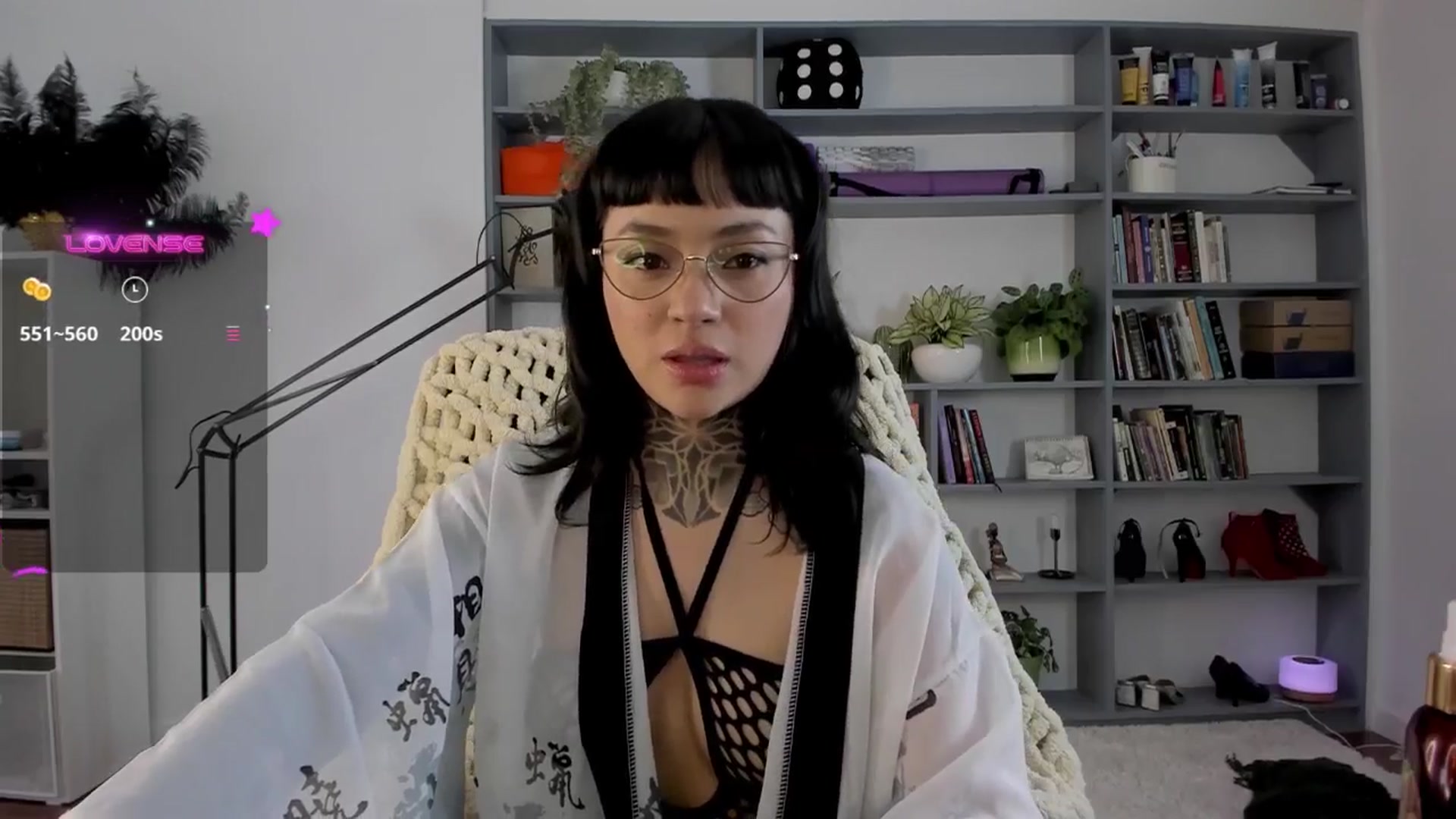 Gallery image thumbnail from Ysabeau's myfreecams stream on, 04/19/2025, 21:57 image 17 of 20