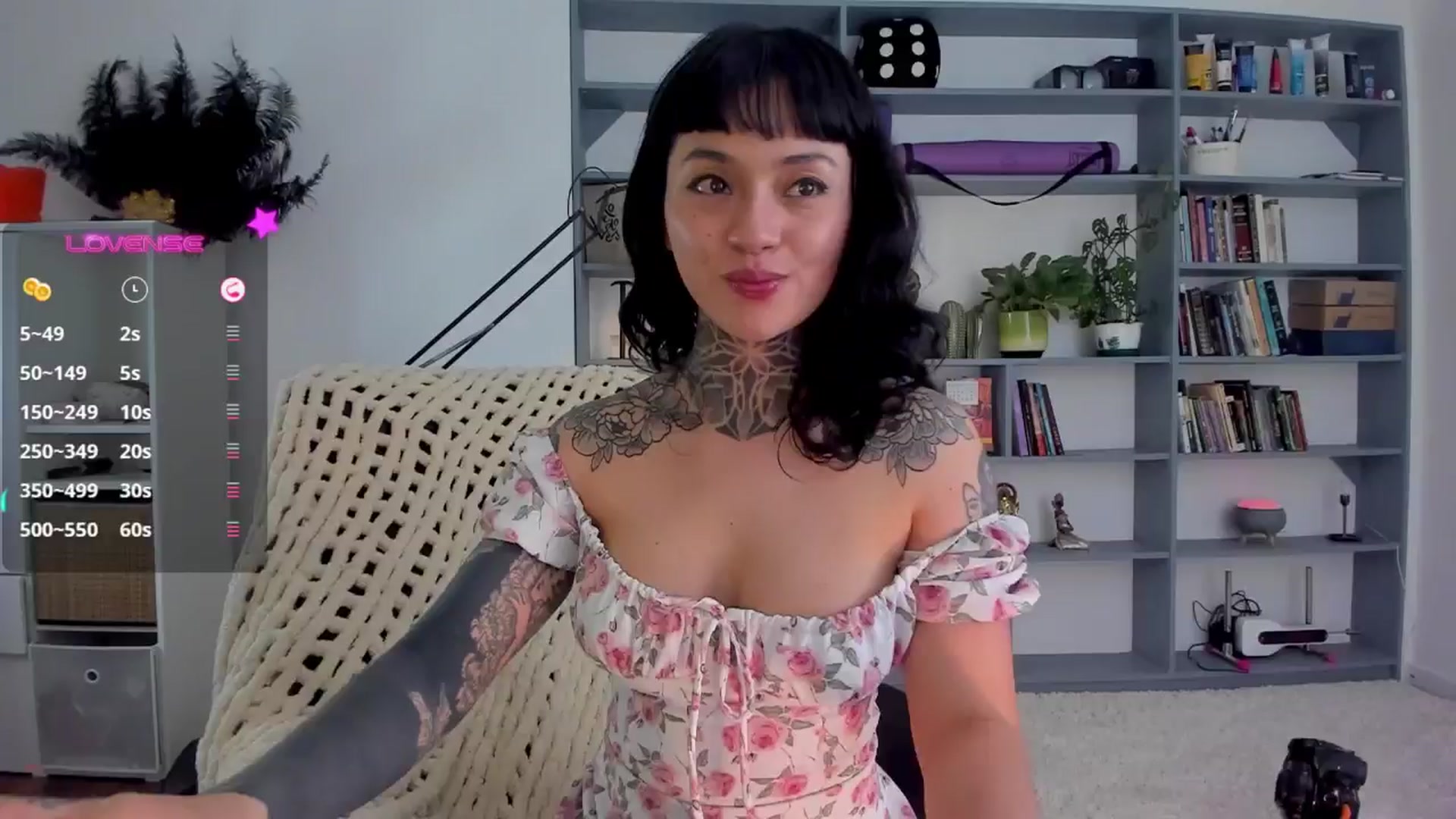 Gallery image thumbnail from Ysabeau's myfreecams stream on, 04/25/2025, 23:56 image 19 of 20