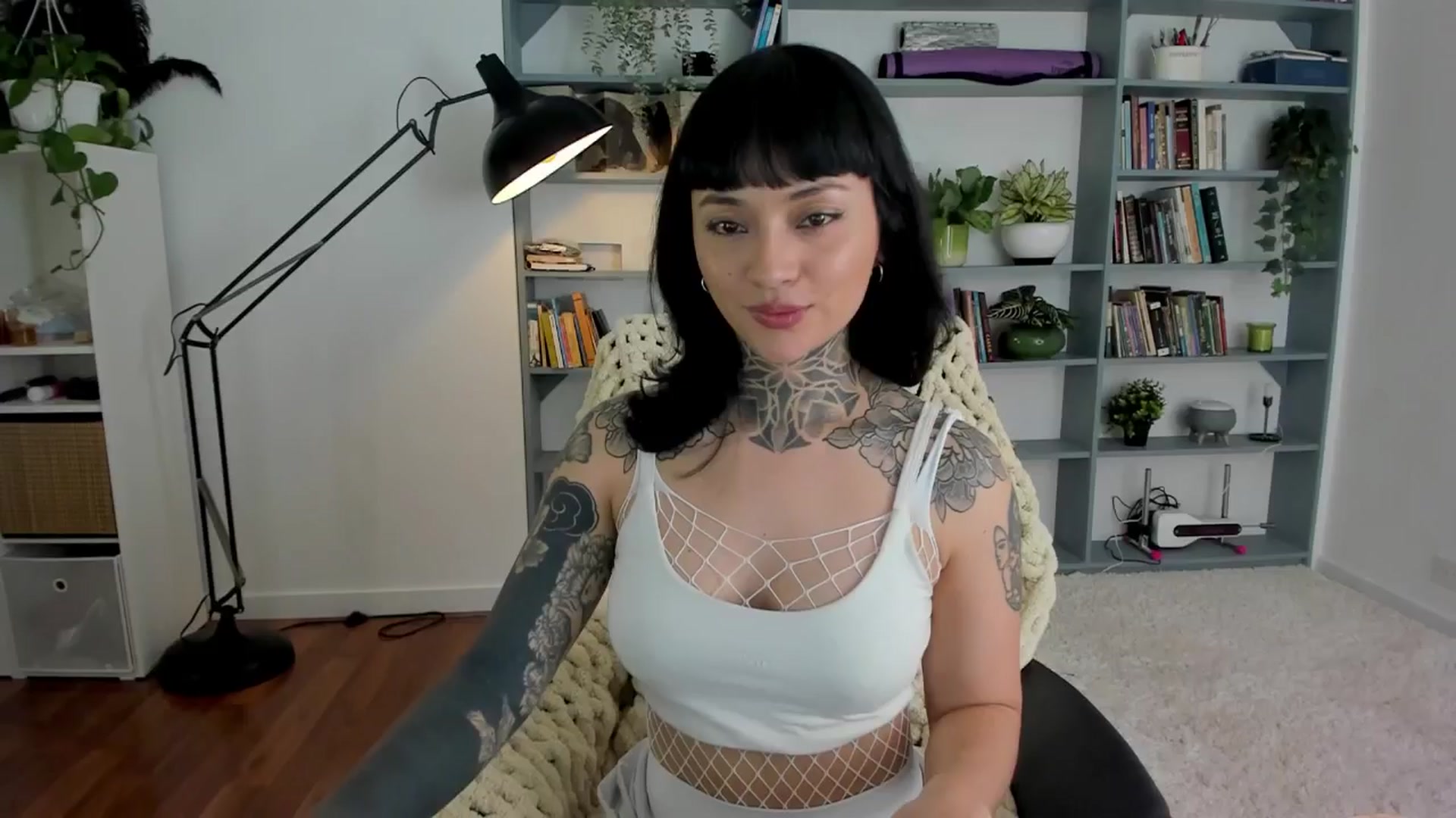 Gallery image thumbnail from Ysabeau's myfreecams stream on, 05/02/2025, 23:47 image 4 of 20