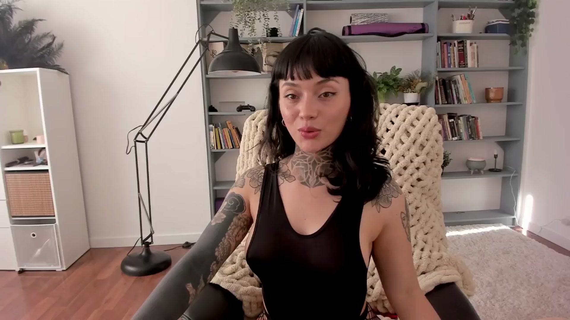 Gallery image thumbnail from Ysabeau's myfreecams stream on, 05/12/2025, 23:00 image 5 of 20