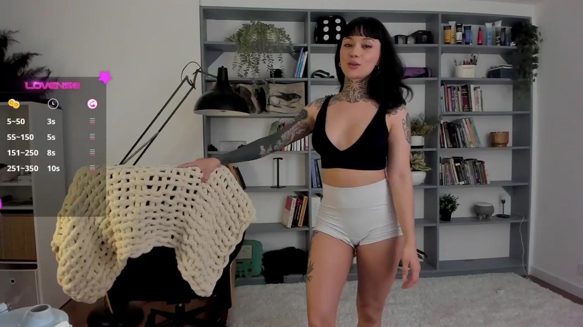 Gallery image thumbnail from Ysabeau's myfreecams stream on, 05/14/2025, 24:03 image 10 of 20