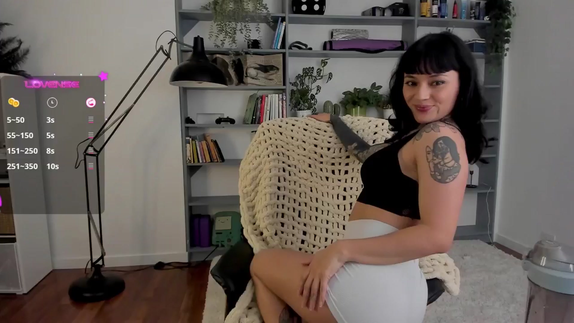 Gallery image thumbnail from Ysabeau's myfreecams stream on, 05/14/2025, 24:03 image 8 of 20