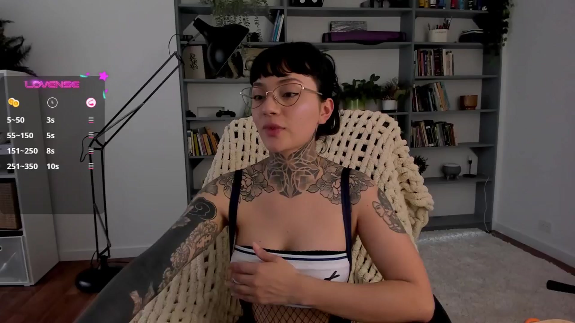 Gallery image thumbnail from Ysabeau's myfreecams stream on, 05/14/2025, 21:38 image 9 of 20