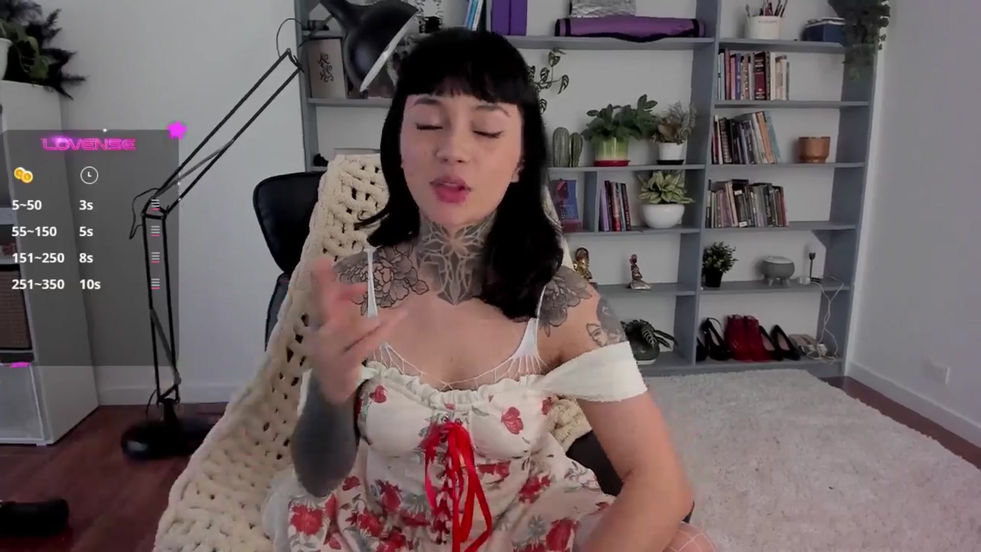Gallery image thumbnail from Ysabeau's myfreecams stream on, 05/17/2025, 17:46 image 20 of 20