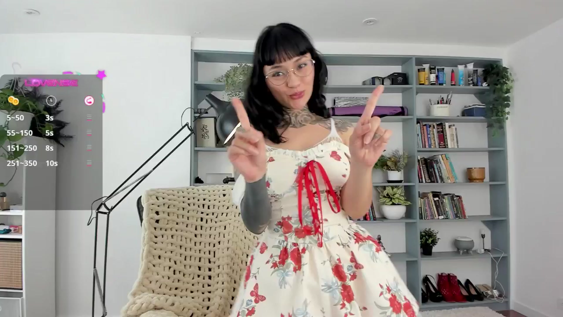 Gallery image thumbnail from Ysabeau's myfreecams stream on, 05/18/2025, 15:48 image 14 of 20