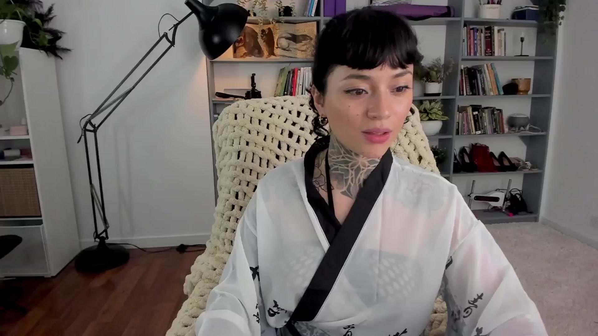 Gallery image thumbnail from Ysabeau's myfreecams stream on, 05/20/2025, 01:00 image 19 of 20