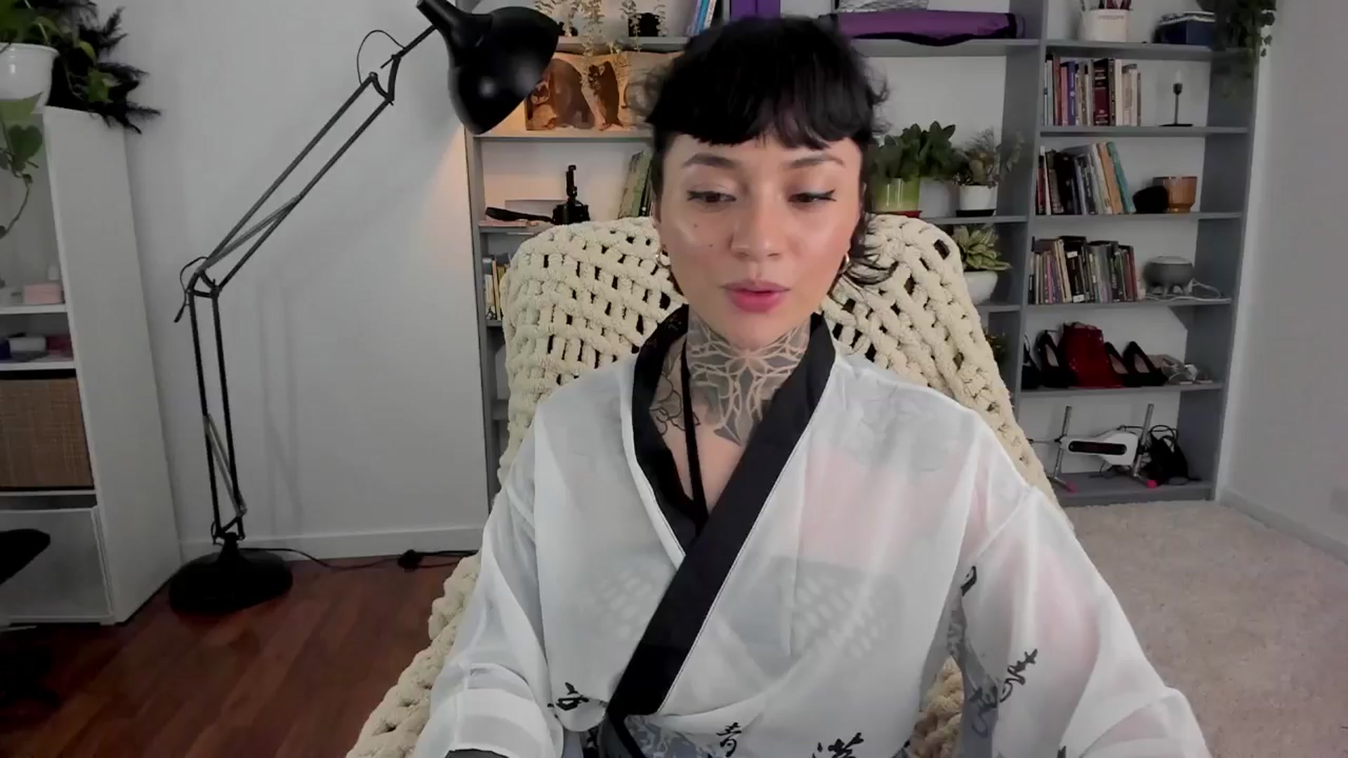 Gallery image thumbnail from Ysabeau's myfreecams stream on, 05/20/2025, 01:00 image 17 of 20