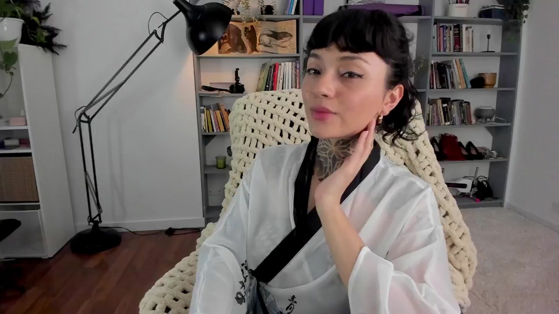 Gallery image thumbnail from Ysabeau's myfreecams stream on, 05/20/2025, 01:00 image 7 of 20