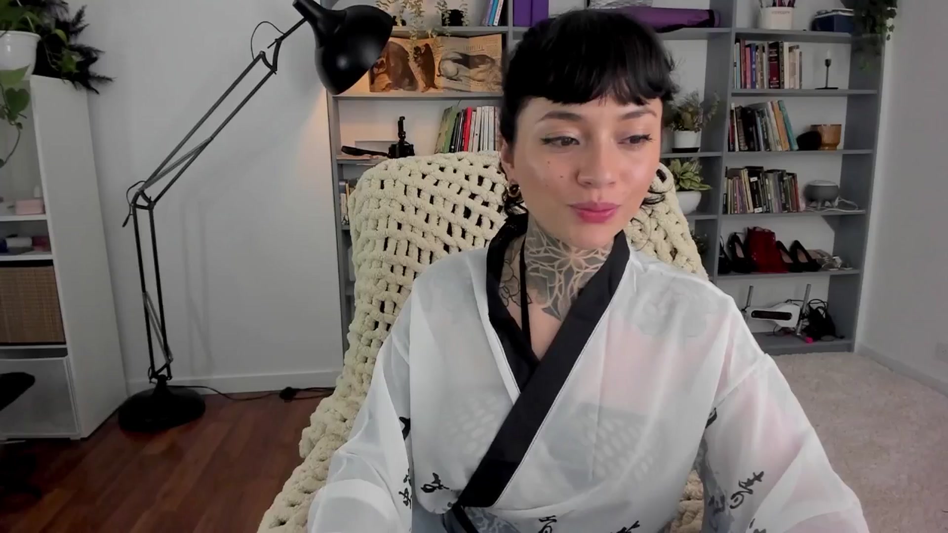 Gallery image thumbnail from Ysabeau's myfreecams stream on, 05/20/2025, 01:00 image 20 of 20