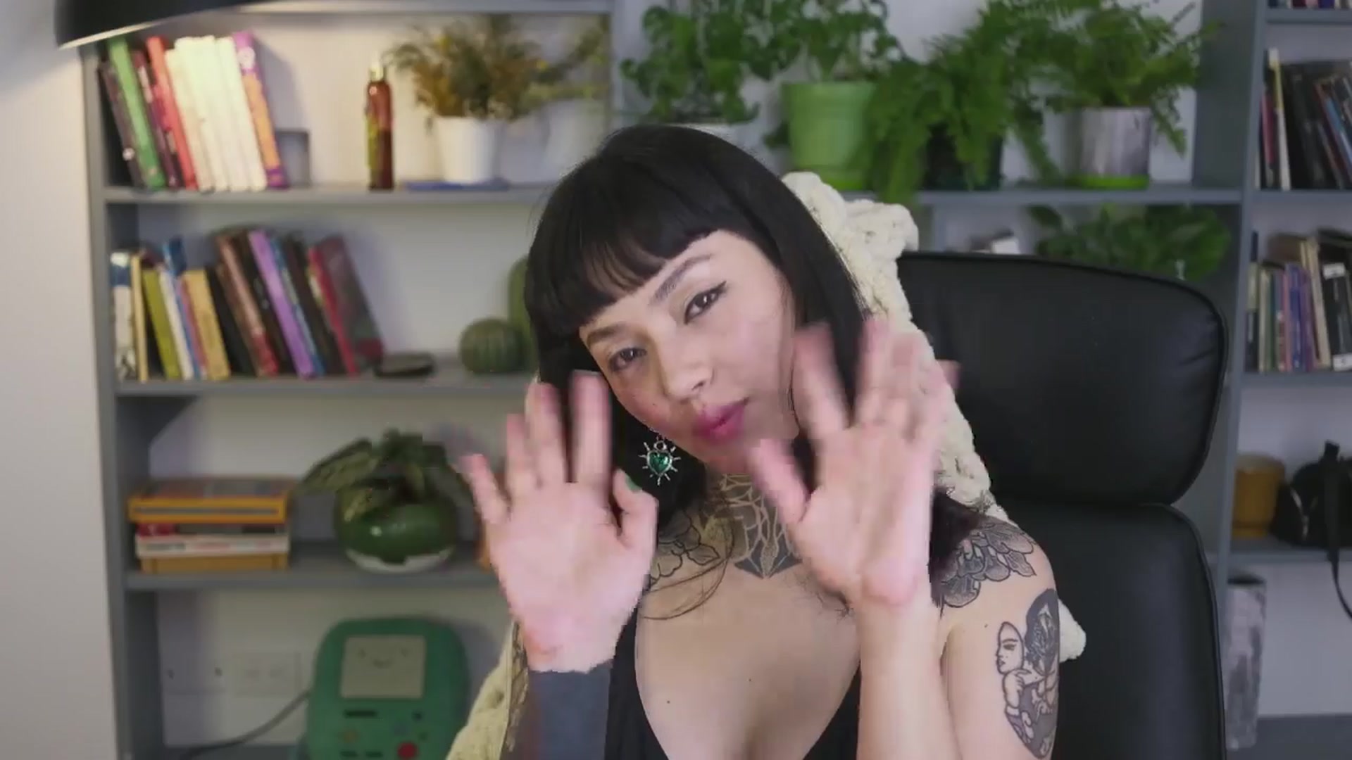Gallery image thumbnail from Ysabeau's myfreecams stream on, 07/16/2025, 24:13 image 19 of 20