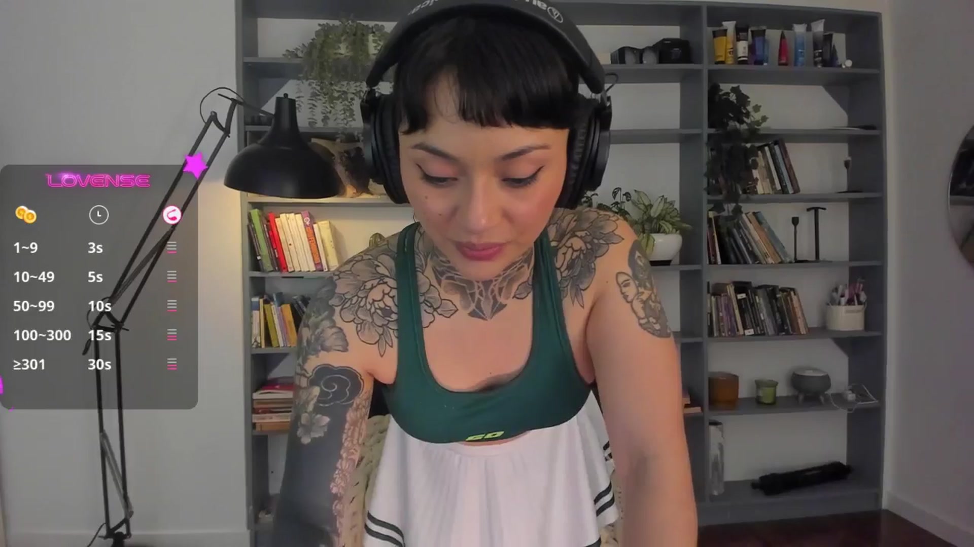 Gallery image thumbnail from Ysabeau's myfreecams stream on, 08/29/2025, 01:35 image 6 of 20