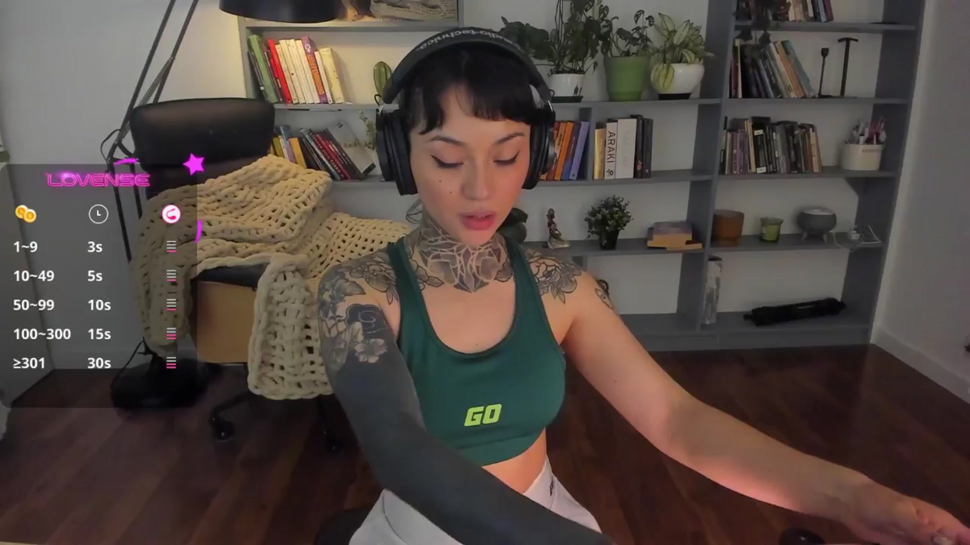 Gallery image thumbnail from Ysabeau's myfreecams stream on, 08/29/2025, 01:35 image 3 of 20