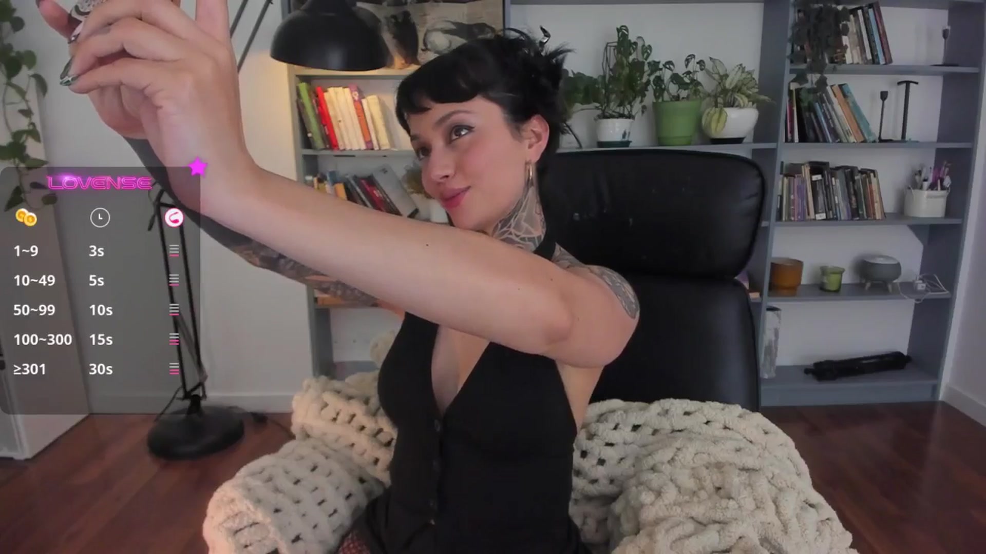Gallery image thumbnail from Ysabeau's myfreecams stream on, 08/29/2025, 23:43 image 14 of 20