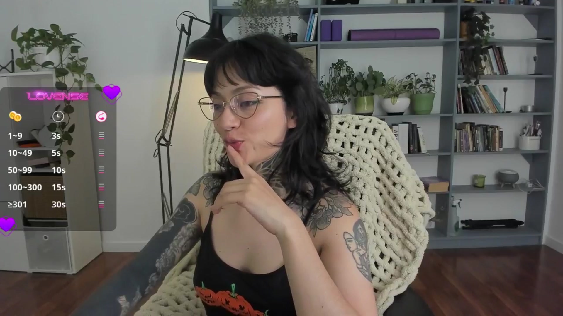 Gallery image thumbnail from Ysabeau's myfreecams stream on, 10/03/2025, 01:37 image 3 of 20