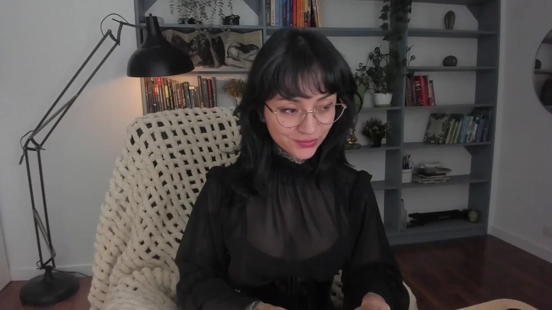 Gallery image thumbnail from Ysabeau's myfreecams stream on, 10/19/2025, 15:33 image 3 of 20