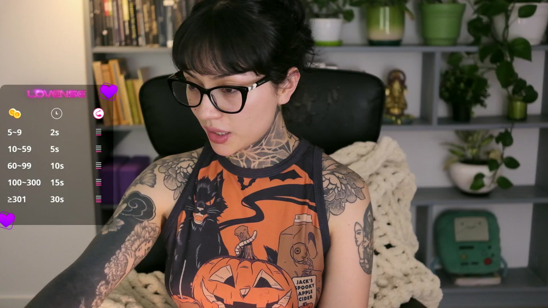 Gallery image thumbnail from Ysabeau's myfreecams stream on, 10/27/2025, 22:58 image 6 of 20