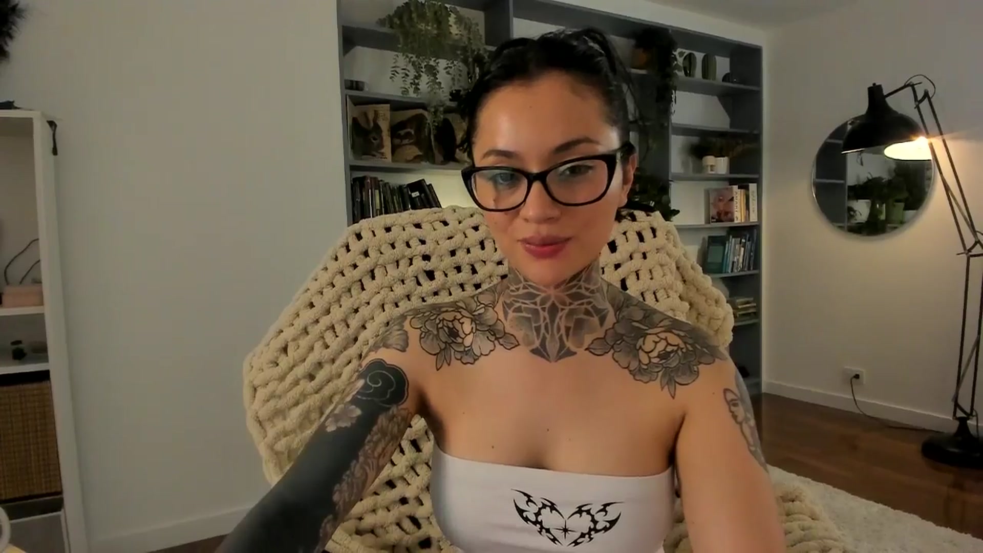 Gallery image thumbnail from Ysabeau's myfreecams stream on, 11/13/2025, 02:53 image 20 of 20