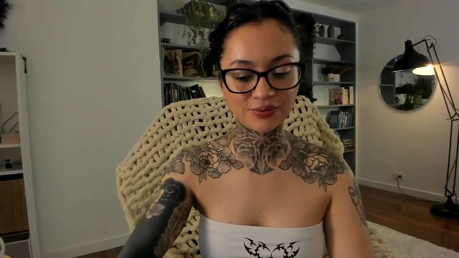 Gallery image thumbnail from Ysabeau's myfreecams stream on, 11/13/2025, 02:53 image 7 of 20