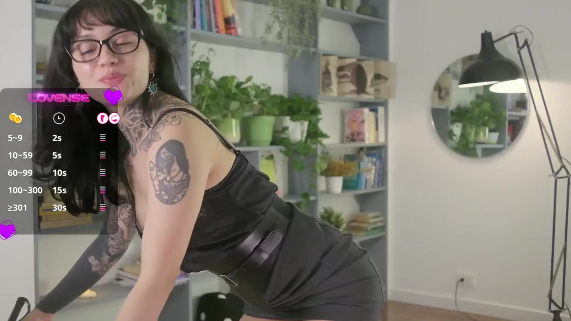 Gallery image thumbnail from Ysabeau's myfreecams stream on, 11/21/2025, 22:03 image 2 of 20
