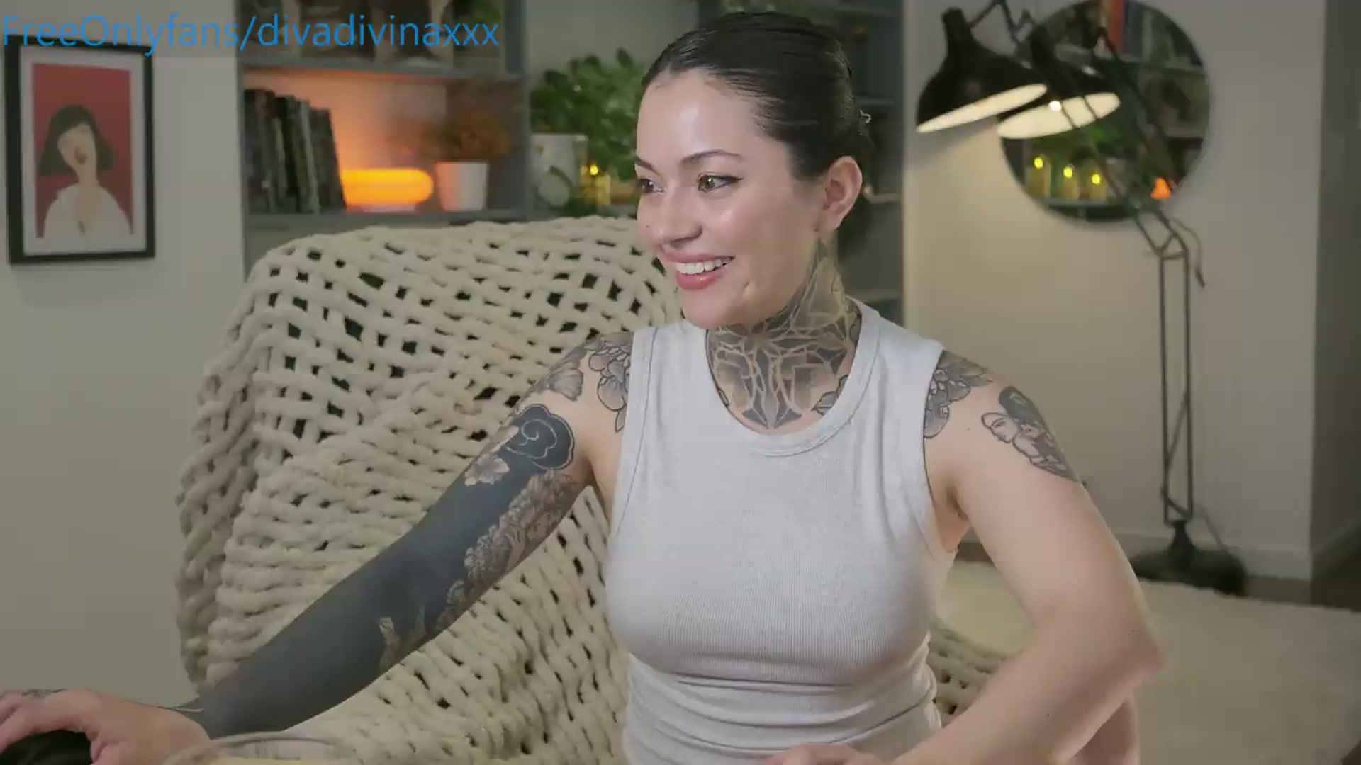 Gallery image thumbnail from Ysabeau's myfreecams stream on, 09/04/2026, 22:04 image 15 of 20