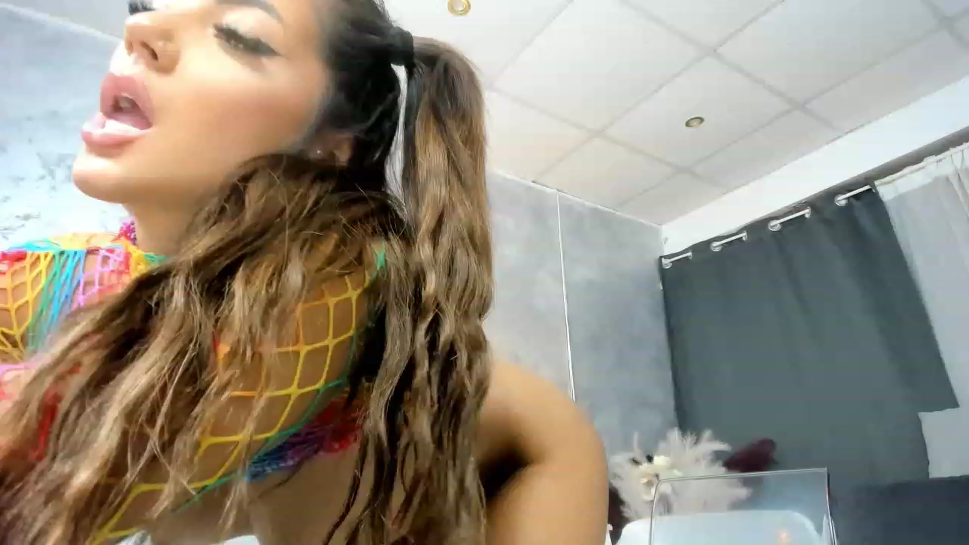 Gallery image thumbnail from Yukenzi's myfreecams stream on, 10/18/2023, 11:55 image 3 of 20