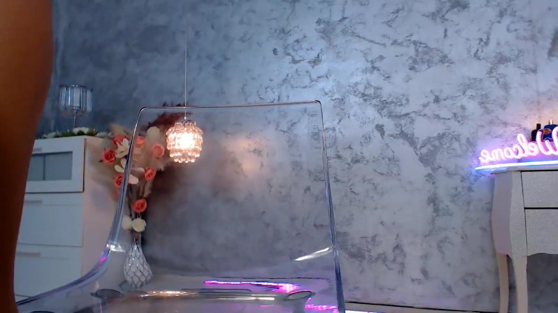 Gallery image thumbnail from Yukenzi's myfreecams stream on, 10/18/2024, 14:05 image 20 of 20