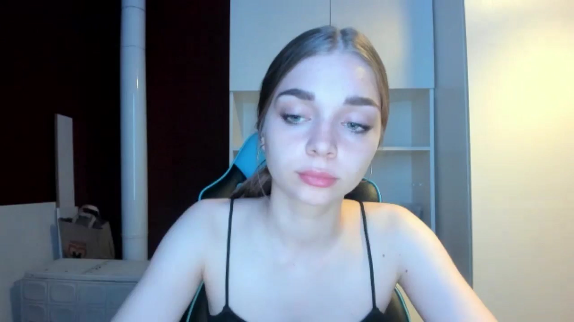 Gallery image thumbnail from Yukiia's myfreecams stream on, 04/27/2026, 22:43 image 13 of 20