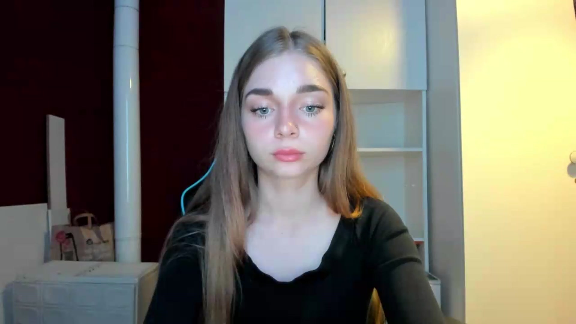 Gallery image thumbnail from Yukiia's myfreecams stream on, 05/19/2026, 21:28 image 12 of 20
