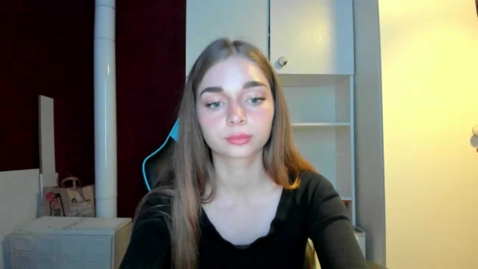 Gallery image thumbnail from Yukiia's myfreecams stream on, 05/19/2026, 21:28 image 18 of 20
