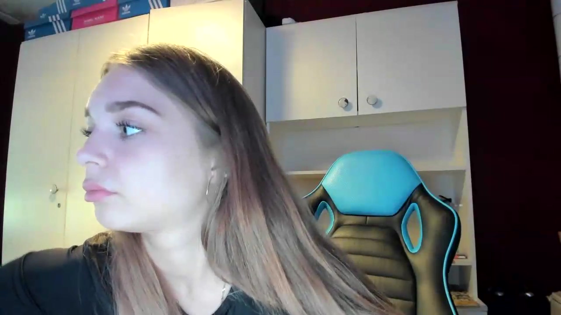Gallery image thumbnail from Yukiia's myfreecams stream on, 09/19/2026, 15:42 image 11 of 20