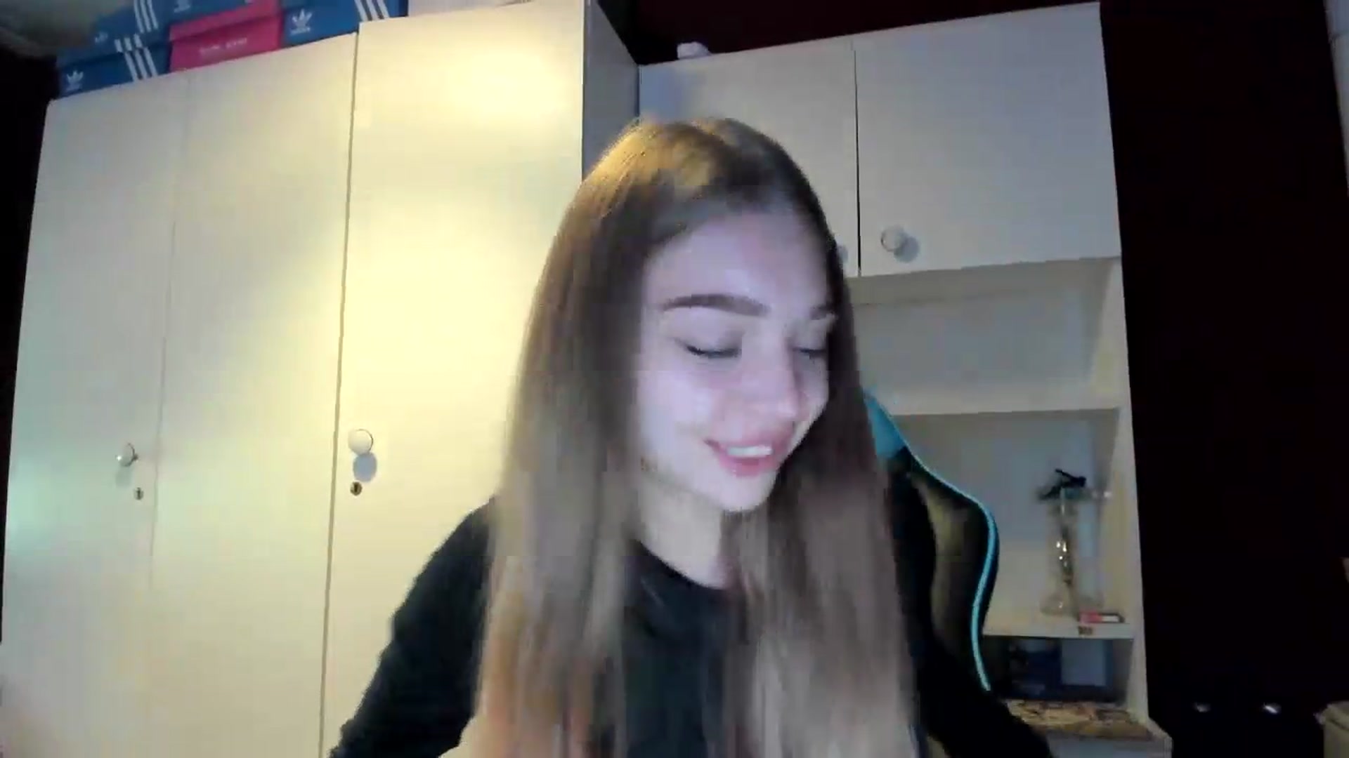 Gallery image thumbnail from Yukiia's myfreecams stream on, 09/19/2026, 15:42 image 9 of 20