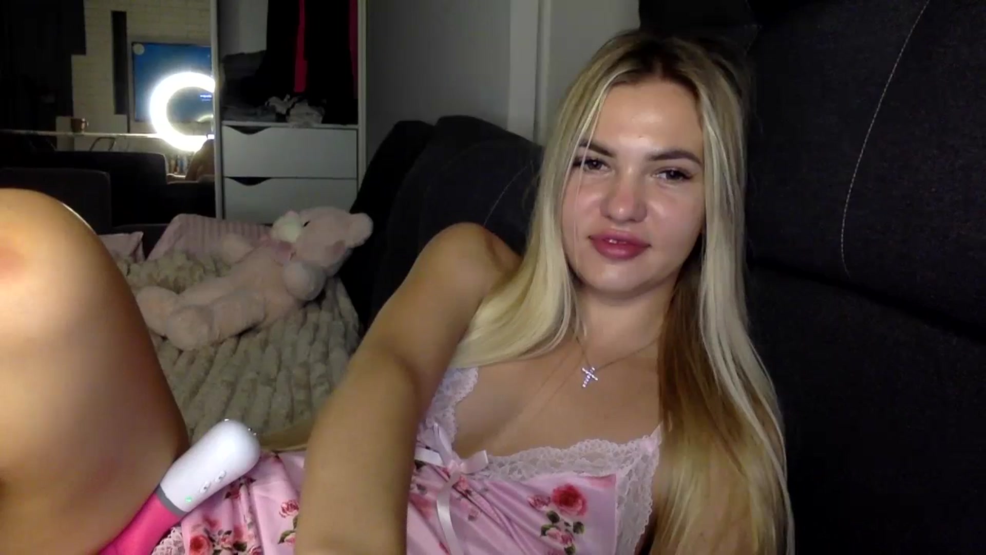 Gallery image thumbnail from YuliaKitty's myfreecams stream on, 07/28/2024, 21:33 image 13 of 20