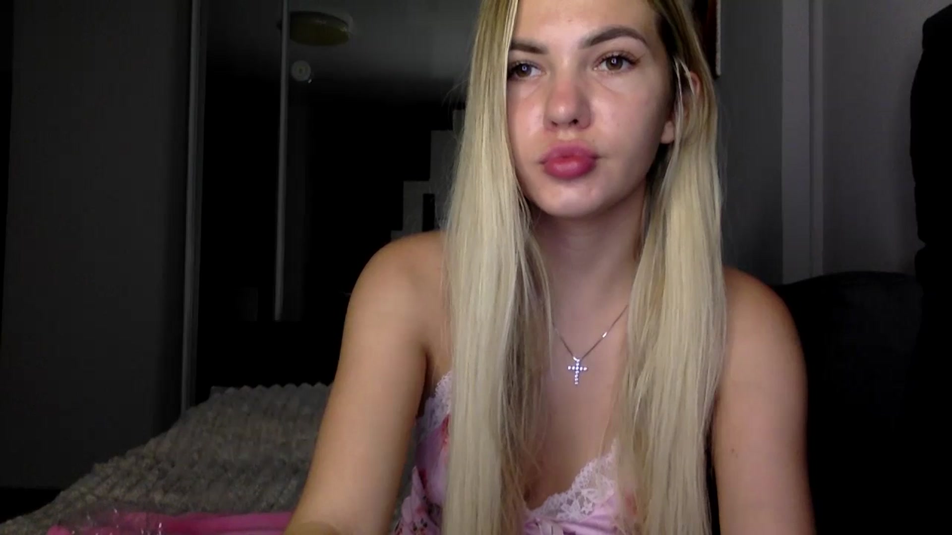 Gallery image thumbnail from YuliaKitty's myfreecams stream on, 07/28/2024, 21:33 image 11 of 20