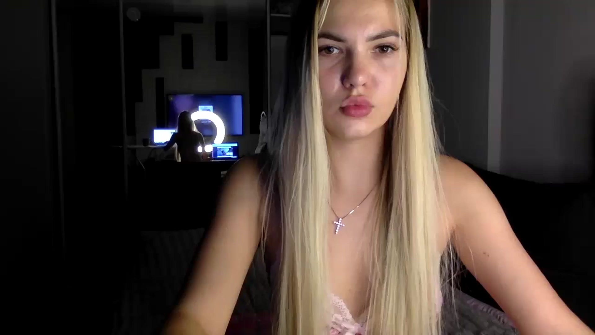 Gallery image thumbnail from YuliaKitty's myfreecams stream on, 07/28/2024, 21:33 image 9 of 20