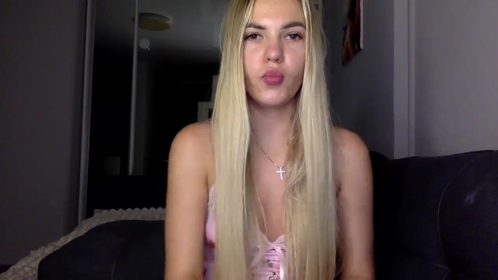 Gallery image thumbnail from YuliaKitty's myfreecams stream on, 07/28/2024, 23:43 image 16 of 20