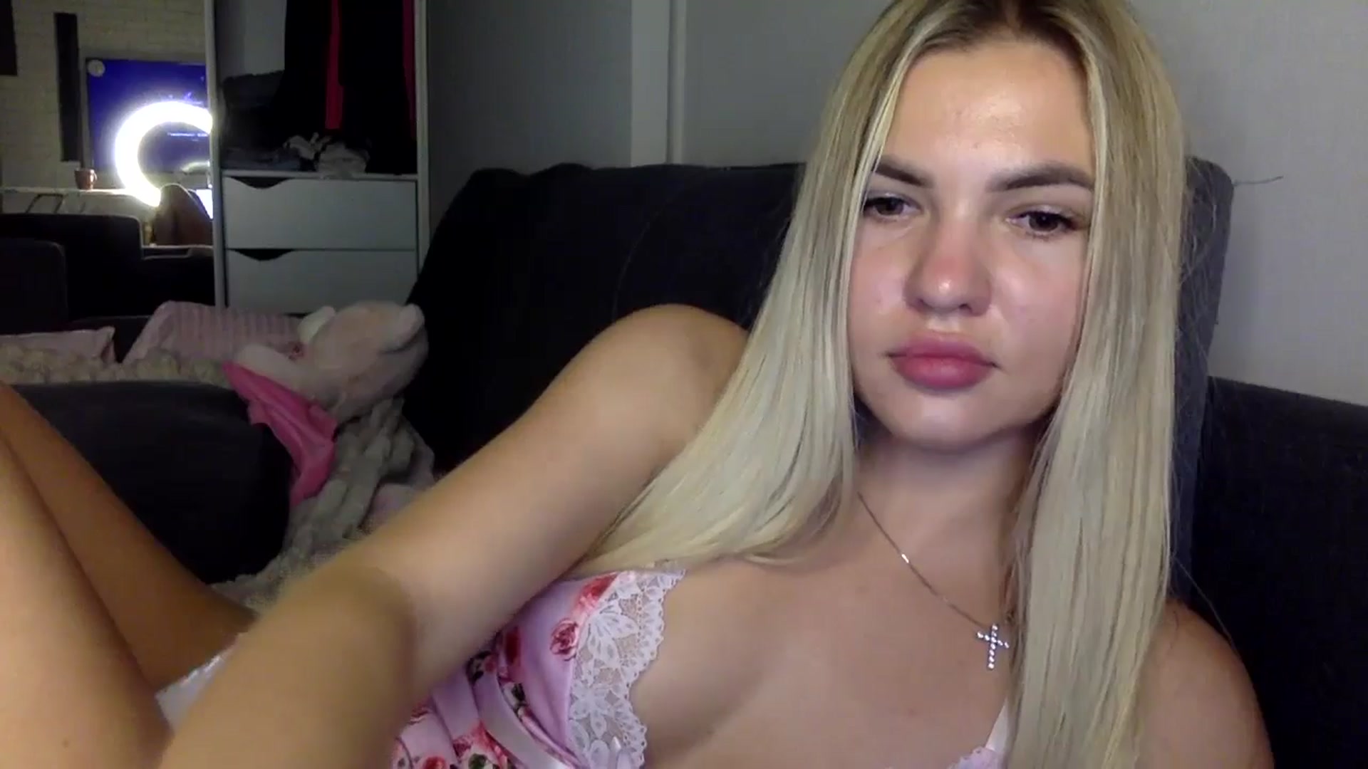 Gallery image thumbnail from YuliaKitty's myfreecams stream on, 07/28/2024, 23:43 image 4 of 20